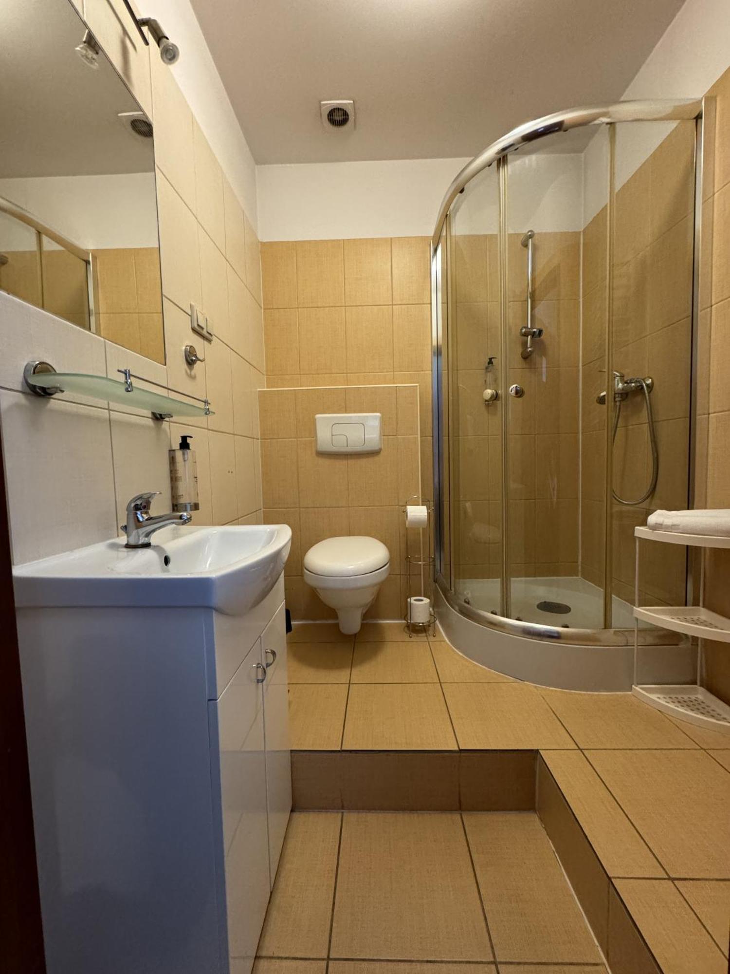 Iris Apartahotel *